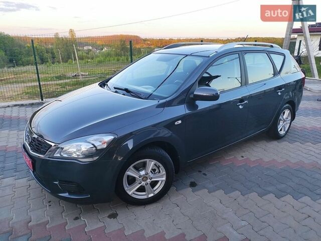 Серый Киа Сид, объемом двигателя 1.6 л и пробегом 213 тыс. км за 7150 $, фото 1 на Automoto.ua