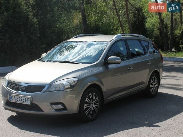 Серый Киа Сид, объемом двигателя 1.6 л и пробегом 249 тыс. км за 6500 $, фото 1 на Automoto.ua
