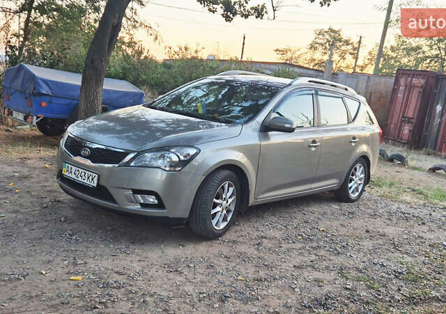 Киа Сид 2010 в Одессе на Automoto.ua Серый Киа Сид, объемом двигателя 1.6 л и пробегом 268 тыс. км за 7500 $, фото 1 на Automoto.ua