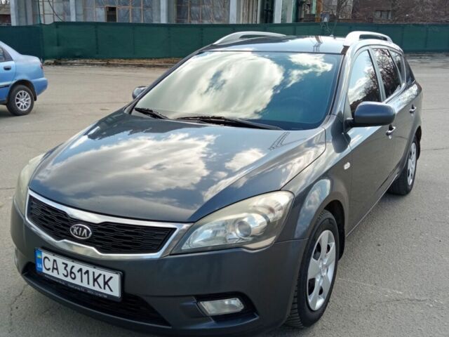 Серый Киа Сид, объемом двигателя 1.6 л и пробегом 305 тыс. км за 5900 $, фото 1 на Automoto.ua