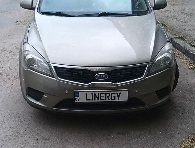 Сірий Кіа Сід, об'ємом двигуна 1.58 л та пробігом 299 тис. км за 6000 $, фото 1 на Automoto.ua