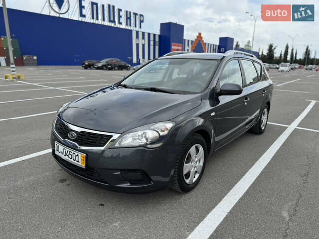 Серый Киа Сид, объемом двигателя 1.4 л и пробегом 210 тыс. км за 5900 $, фото 1 на Automoto.ua