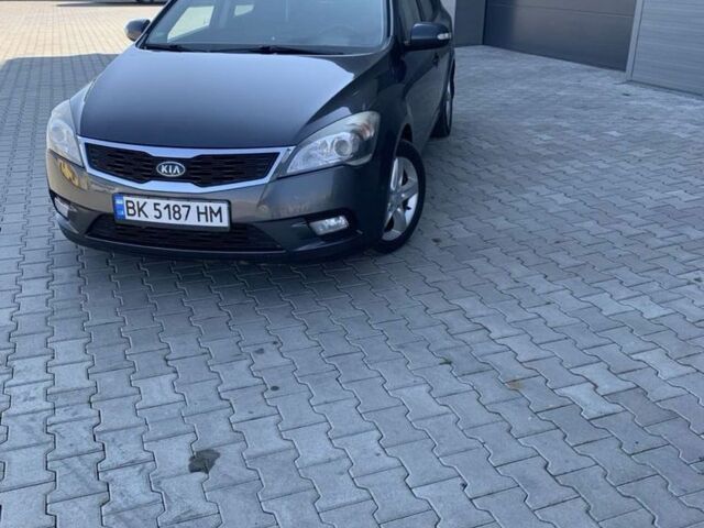 Сірий Кіа Сід, об'ємом двигуна 1.6 л та пробігом 240 тис. км за 5767 $, фото 1 на Automoto.ua