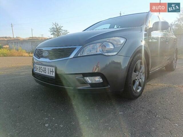Серый Киа Сид, объемом двигателя 1.58 л и пробегом 203 тыс. км за 6700 $, фото 1 на Automoto.ua