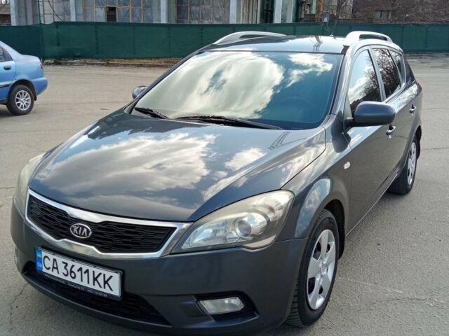 Серый Киа Сид, объемом двигателя 1.6 л и пробегом 305 тыс. км за 5900 $, фото 1 на Automoto.ua
