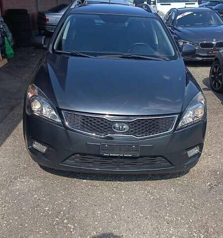 Серый Киа Сид, объемом двигателя 1.59 л и пробегом 210 тыс. км за 6200 $, фото 1 на Automoto.ua