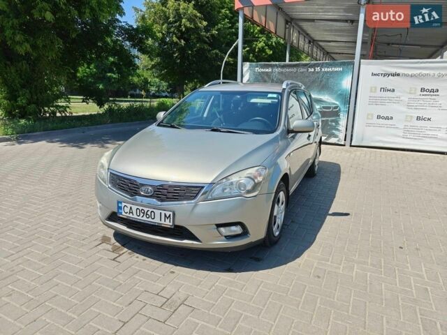 Серый Киа Сид, объемом двигателя 1.58 л и пробегом 202 тыс. км за 5900 $, фото 1 на Automoto.ua