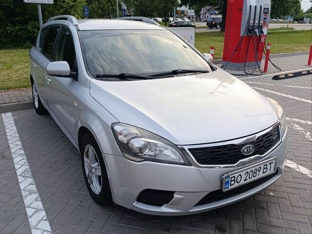 Серый Киа Сид, объемом двигателя 1.6 л и пробегом 260 тыс. км за 5800 $, фото 1 на Automoto.ua