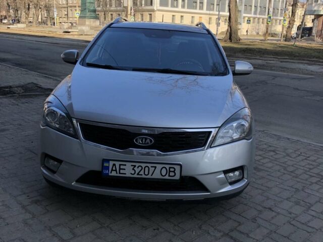 Серый Киа Сид, объемом двигателя 1.6 л и пробегом 142 тыс. км за 7000 $, фото 1 на Automoto.ua