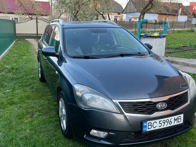 Серый Киа Сид, объемом двигателя 1.58 л и пробегом 312 тыс. км за 5500 $, фото 1 на Automoto.ua