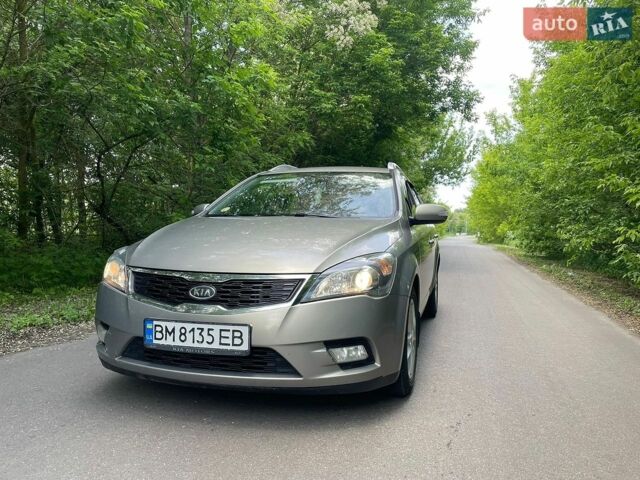 Серый Киа Сид, объемом двигателя 1.6 л и пробегом 373 тыс. км за 6250 $, фото 1 на Automoto.ua