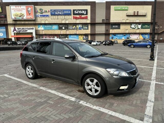 Серый Киа Сид, объемом двигателя 1.6 л и пробегом 199 тыс. км за 3800 $, фото 1 на Automoto.ua