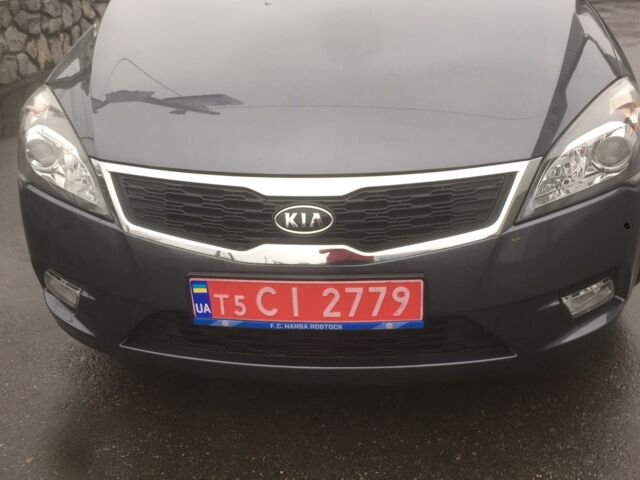 Серый Киа Сид, объемом двигателя 1.4 л и пробегом 108 тыс. км за 6999 $, фото 1 на Automoto.ua