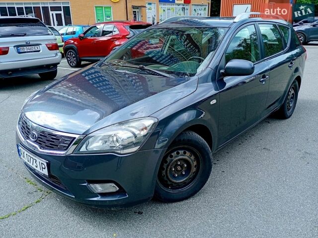 Серый Киа Сид, объемом двигателя 1.39 л и пробегом 240 тыс. км за 4300 $, фото 1 на Automoto.ua