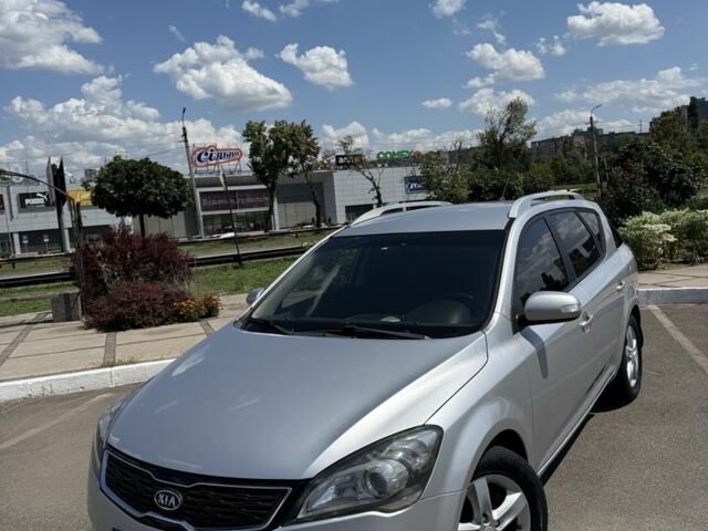 Серый Киа Сид, объемом двигателя 1.6 л и пробегом 252 тыс. км за 6700 $, фото 1 на Automoto.ua