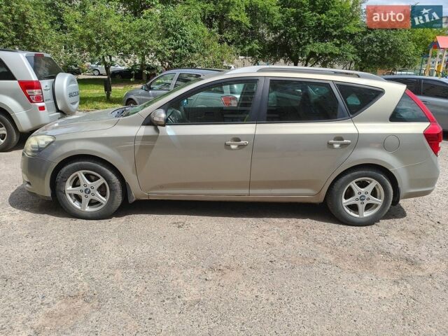Серый Киа Сид, объемом двигателя 1.6 л и пробегом 196 тыс. км за 6000 $, фото 1 на Automoto.ua