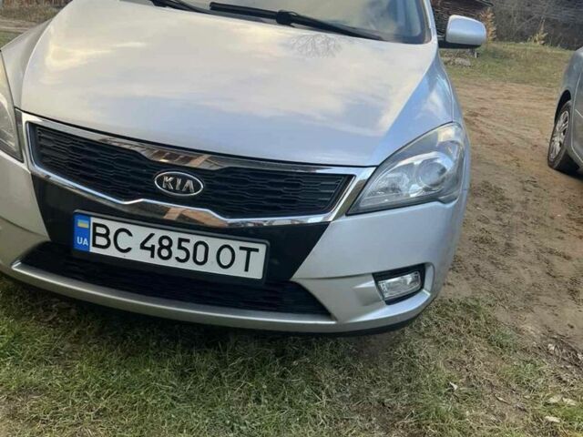 Серый Киа Сид, объемом двигателя 1.6 л и пробегом 228 тыс. км за 6500 $, фото 1 на Automoto.ua