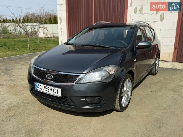 Серый Киа Сид, объемом двигателя 1.4 л и пробегом 241 тыс. км за 5500 $, фото 1 на Automoto.ua
