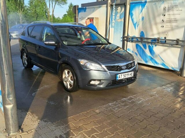 Серый Киа Сид, объемом двигателя 1.6 л и пробегом 354 тыс. км за 6200 $, фото 1 на Automoto.ua