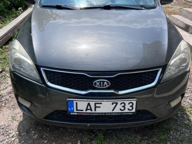 Серый Киа Сид, объемом двигателя 1.6 л и пробегом 263 тыс. км за 3200 $, фото 1 на Automoto.ua