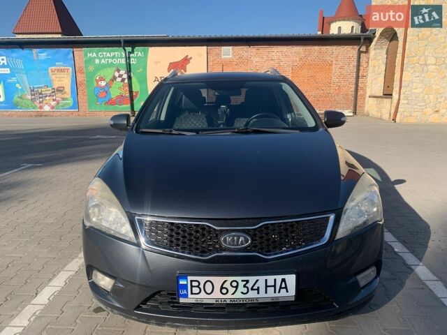 Серый Киа Сид, объемом двигателя 1.6 л и пробегом 225 тыс. км за 8000 $, фото 1 на Automoto.ua