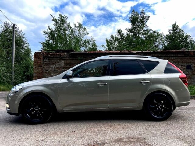 Серый Киа Сид, объемом двигателя 1.6 л и пробегом 221 тыс. км за 5845 $, фото 1 на Automoto.ua