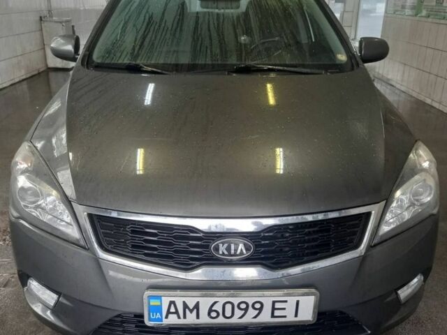 Серый Киа Сид, объемом двигателя 1.6 л и пробегом 373 тыс. км за 5200 $, фото 1 на Automoto.ua