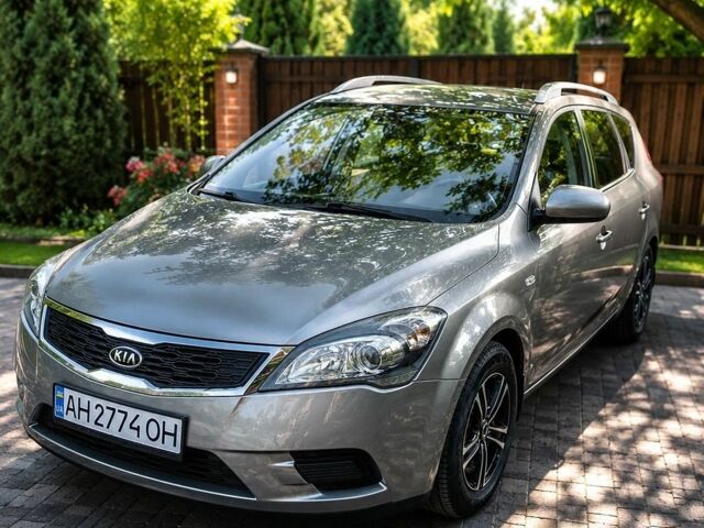 Сірий Кіа Сід, об'ємом двигуна 1.4 л та пробігом 221 тис. км за 6500 $, фото 1 на Automoto.ua