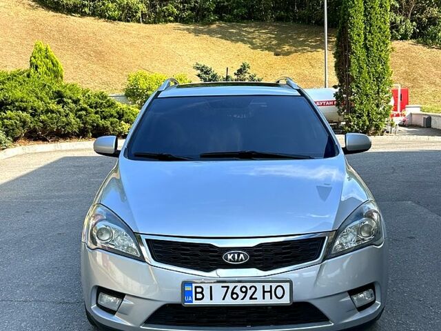 Сірий Кіа Сід, об'ємом двигуна 1.6 л та пробігом 270 тис. км за 7000 $, фото 1 на Automoto.ua