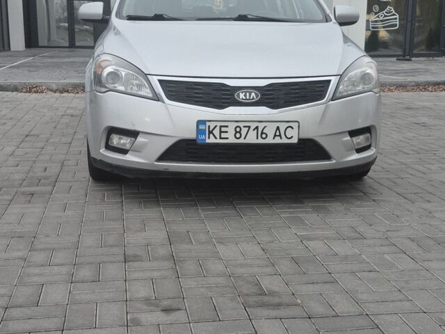 Серый Киа Сид, объемом двигателя 1.6 л и пробегом 213 тыс. км за 6500 $, фото 1 на Automoto.ua