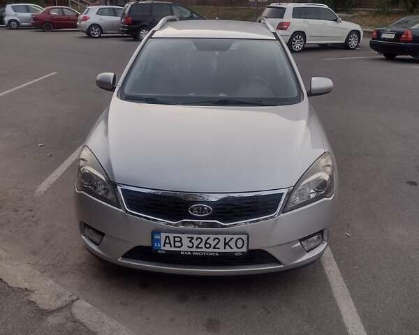 Серый Киа Сид, объемом двигателя 1.4 л и пробегом 151 тыс. км за 6400 $, фото 1 на Automoto.ua