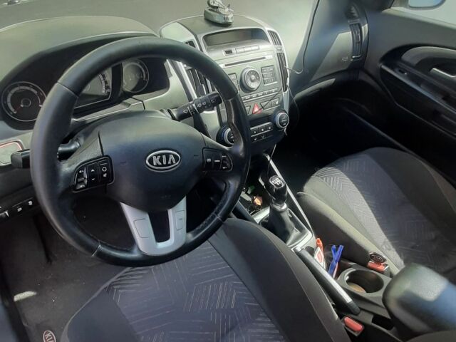 Серый Киа Сид, объемом двигателя 1.6 л и пробегом 226 тыс. км за 5500 $, фото 1 на Automoto.ua