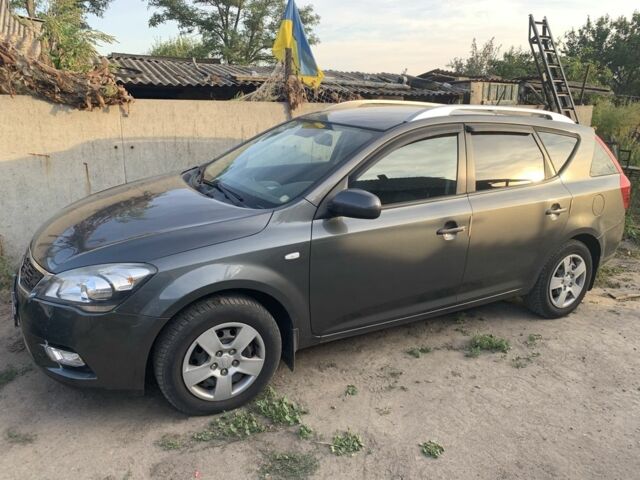 Серый Киа Сид, объемом двигателя 1.6 л и пробегом 238 тыс. км за 6700 $, фото 1 на Automoto.ua