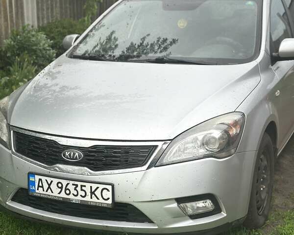 Сірий Кіа Сід, об'ємом двигуна 1.58 л та пробігом 229 тис. км за 6999 $, фото 1 на Automoto.ua