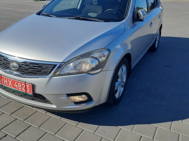 Серый Киа Сид, объемом двигателя 1.6 л и пробегом 186 тыс. км за 5918 $, фото 1 на Automoto.ua