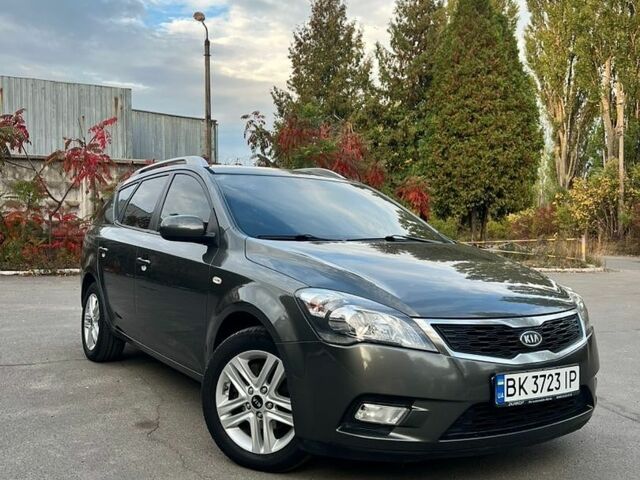 Сірий Кіа Сід, об'ємом двигуна 1.6 л та пробігом 235 тис. км за 6700 $, фото 1 на Automoto.ua