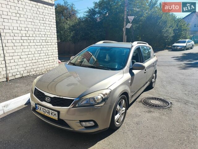 Серый Киа Сид, объемом двигателя 1.59 л и пробегом 311 тыс. км за 6700 $, фото 1 на Automoto.ua