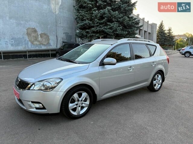 Серый Киа Сид, объемом двигателя 1.6 л и пробегом 208 тыс. км за 6800 $, фото 1 на Automoto.ua