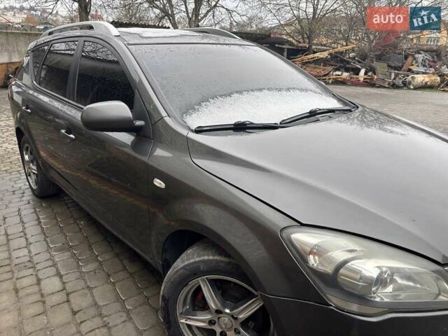 Серый Киа Сид, объемом двигателя 1.58 л и пробегом 300 тыс. км за 6000 $, фото 1 на Automoto.ua