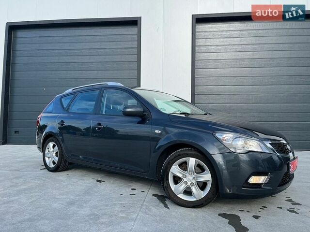 Серый Киа Сид, объемом двигателя 1.6 л и пробегом 150 тыс. км за 7700 $, фото 1 на Automoto.ua
