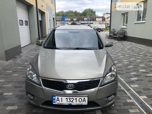 Серый Киа Сид, объемом двигателя 1.58 л и пробегом 312 тыс. км за 7500 $, фото 1 на Automoto.ua
