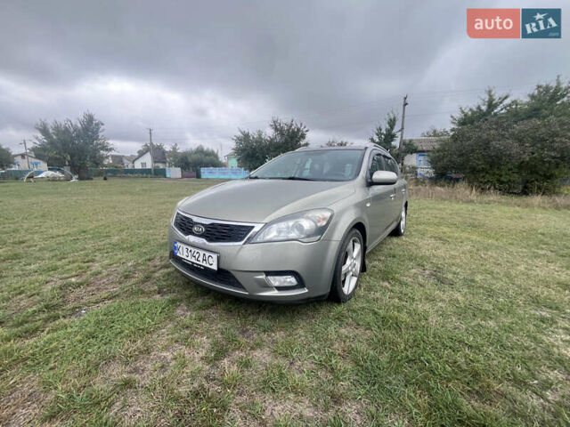 Серый Киа Сид, объемом двигателя 1.6 л и пробегом 238 тыс. км за 6800 $, фото 1 на Automoto.ua