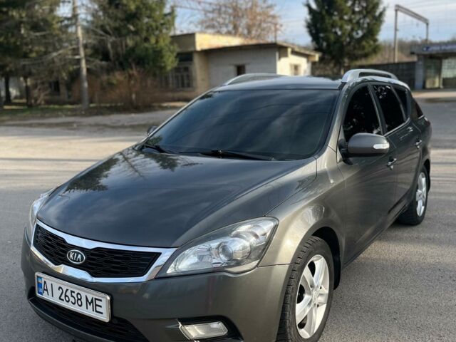 Сірий Кіа Сід, об'ємом двигуна 1.6 л та пробігом 226 тис. км за 7000 $, фото 1 на Automoto.ua