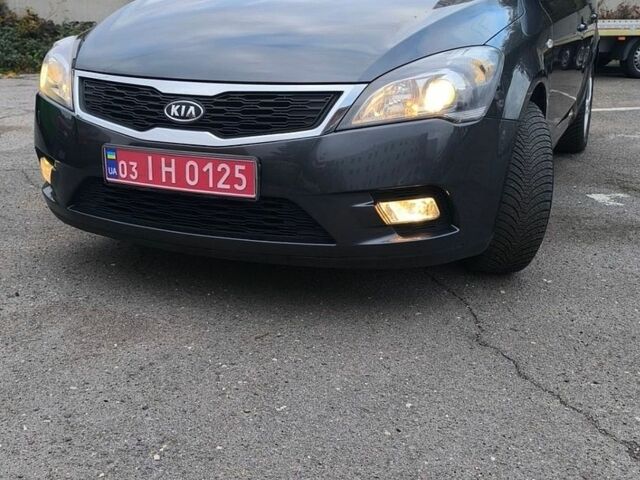 Сірий Кіа Сід, об'ємом двигуна 1.4 л та пробігом 167 тис. км за 6100 $, фото 1 на Automoto.ua