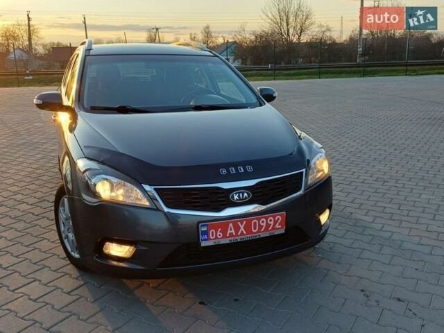 Серый Киа Сид, объемом двигателя 1.59 л и пробегом 207 тыс. км за 6999 $, фото 1 на Automoto.ua