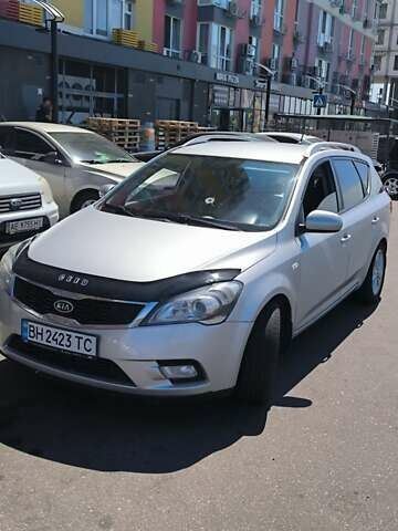 Серый Киа Сид, объемом двигателя 1.59 л и пробегом 258 тыс. км за 6600 $, фото 1 на Automoto.ua