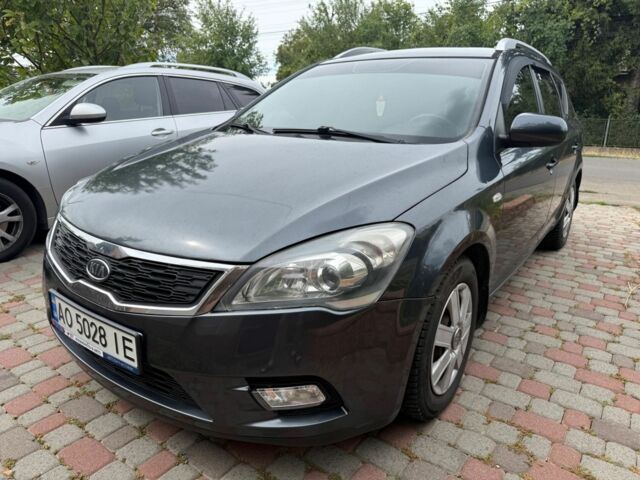 Серый Киа Сид, объемом двигателя 1.6 л и пробегом 210 тыс. км за 5101 $, фото 1 на Automoto.ua