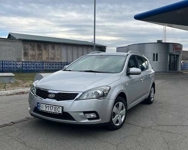 Серый Киа Сид, объемом двигателя 1.4 л и пробегом 220 тыс. км за 6999 $, фото 1 на Automoto.ua