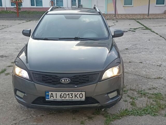 Серый Киа Сид, объемом двигателя 1.6 л и пробегом 330 тыс. км за 6250 $, фото 1 на Automoto.ua