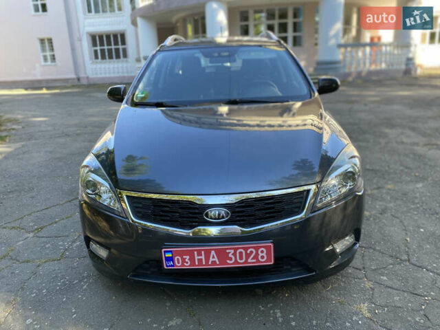 Серый Киа Сид, объемом двигателя 1.4 л и пробегом 181 тыс. км за 6700 $, фото 1 на Automoto.ua